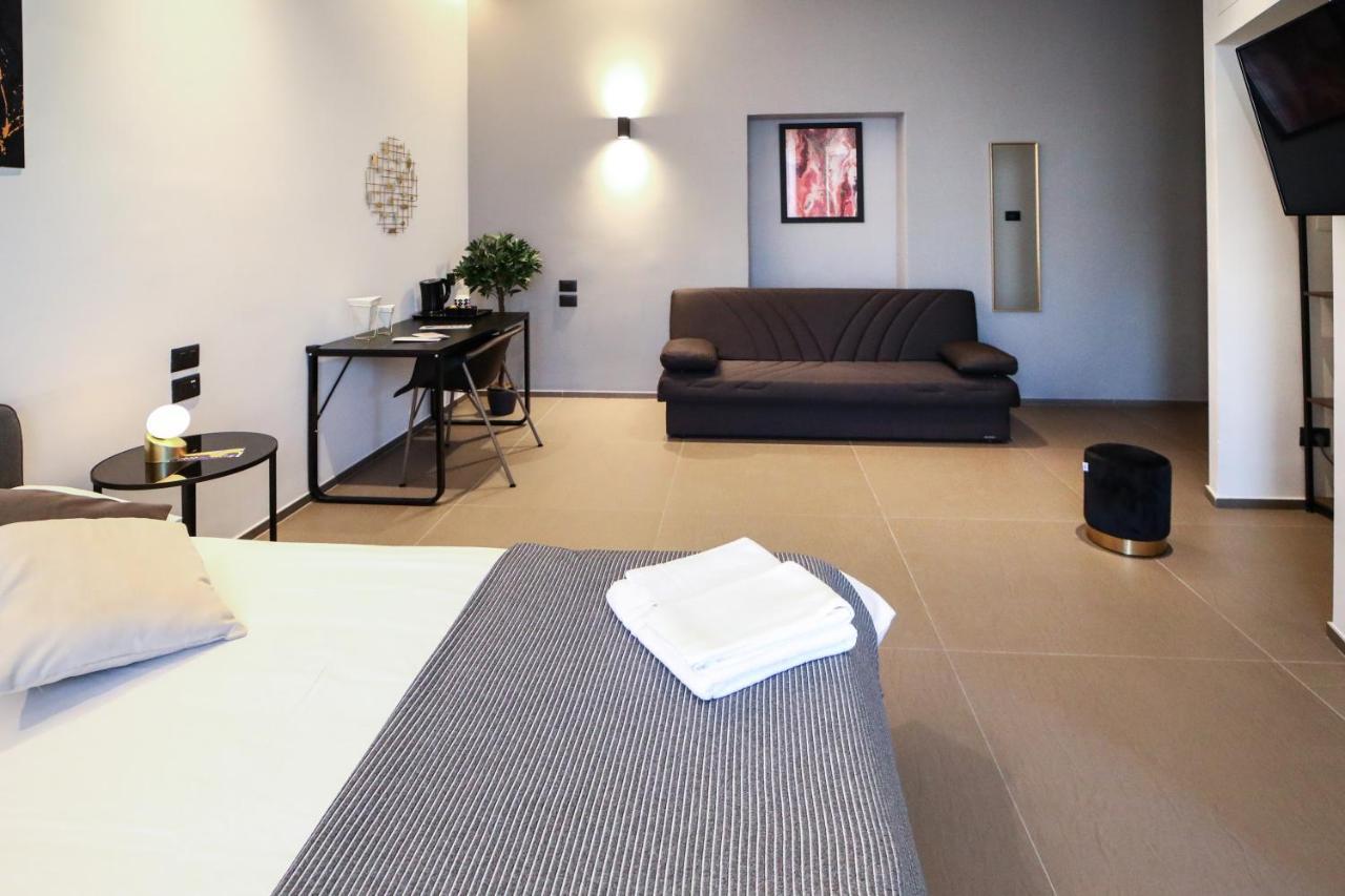 Materdays 24 Bed & Breakfast เนเปิลส์ ภายนอก รูปภาพ